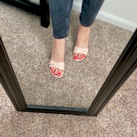 Bandolino Light Pink Rose Kitten Heel Sandal Ribbon Bow Accent - Picture 2 of 8